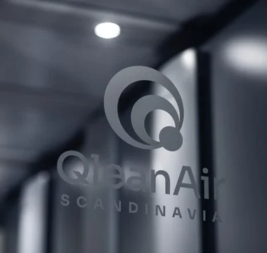 QleanAir 极速赛车开奖官网开奖 logo on glass